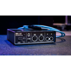 INTERFAZ DE AUDIO UR22C USB3.0