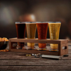 SET DE VASOS PARA CERVEZA CON BASE DE MADERA