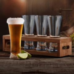 SET DE VASOS PARA CERVEZA CON BASE DE MADERA
